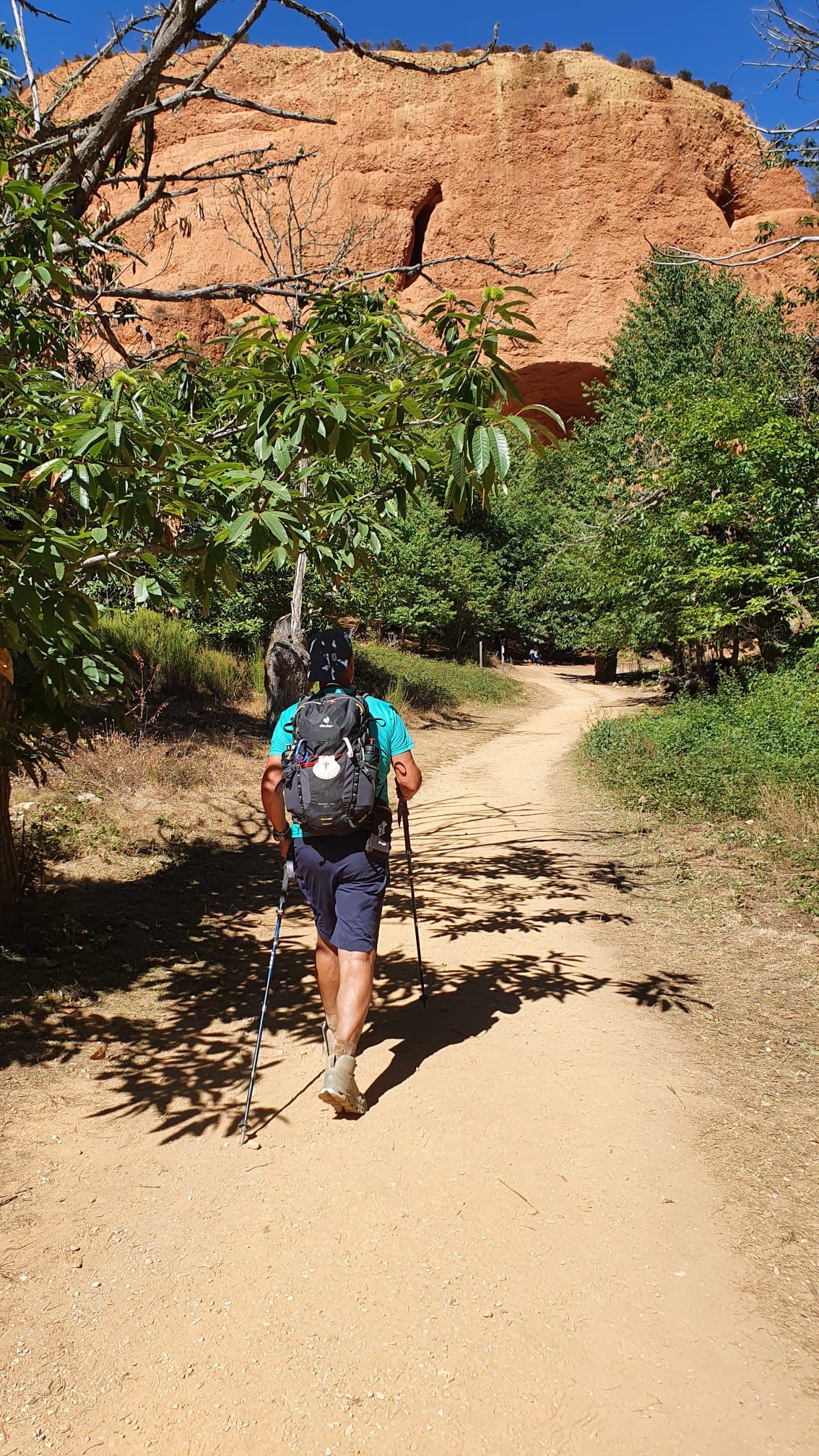 Day 6 : Focebadón - Ponferrada (26.8 km ~ 7 hours)