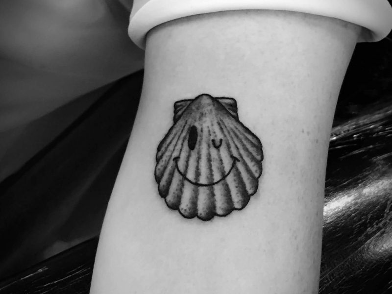 La concha del peregrino, el tatuaje más popular rutas meigas